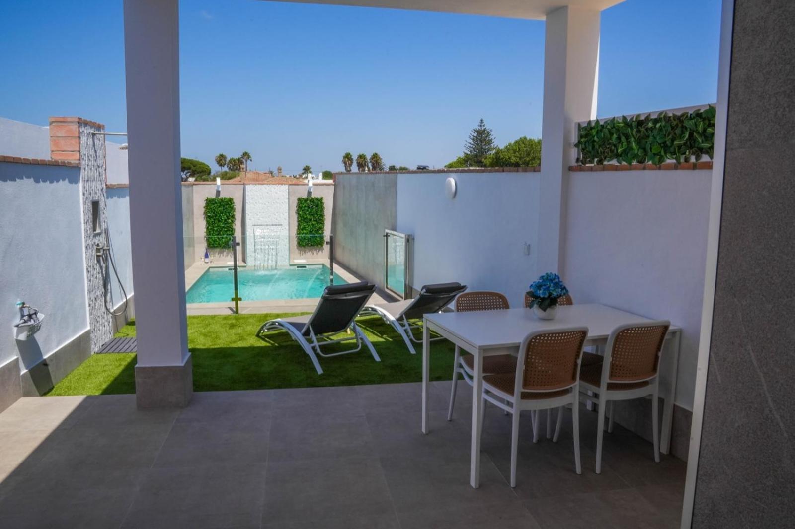 Villa A Estrenar Gallardo 3 Con Piscina Privada - Solo Parejas O Familias *
